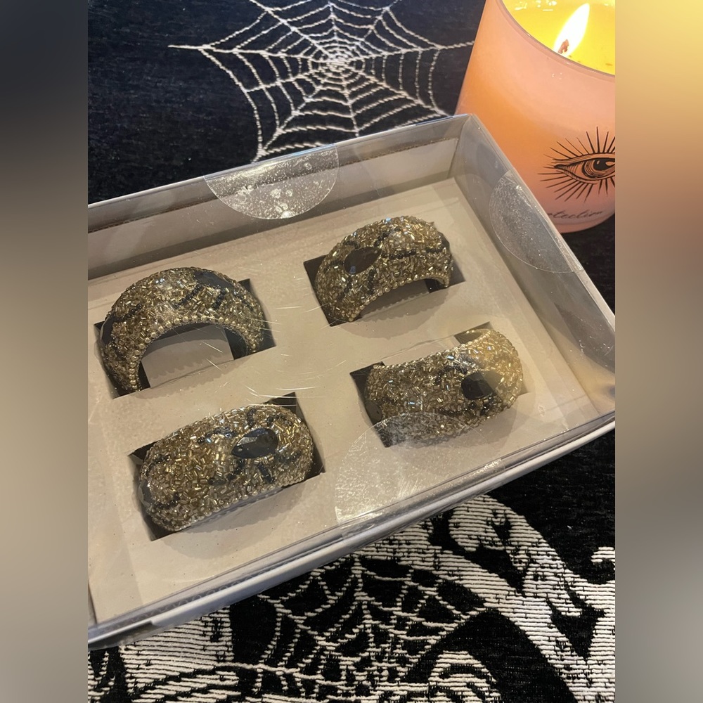 HAUNTED MANOR Halloween Beaded Bling Sparkle Spider Napkin Rings Set Of 4 🕸️🕷️